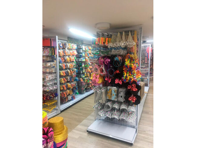 Góndolas personalizadas para negocios en Medellín Antioquia Colombia